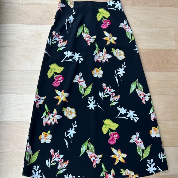 VINTAGE FLORAL BLACK MAXI SKIRT - Picture 4 of 6